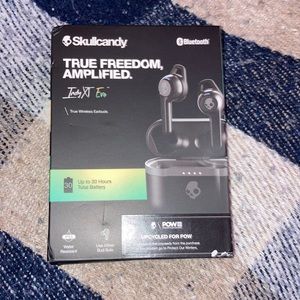 Skull candy Bluetooth Earbuds